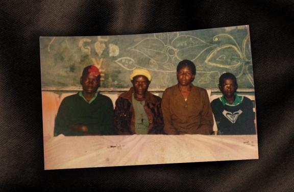 My mother is in the yellow wrap Nyachio James Johnstone - Story picture 02